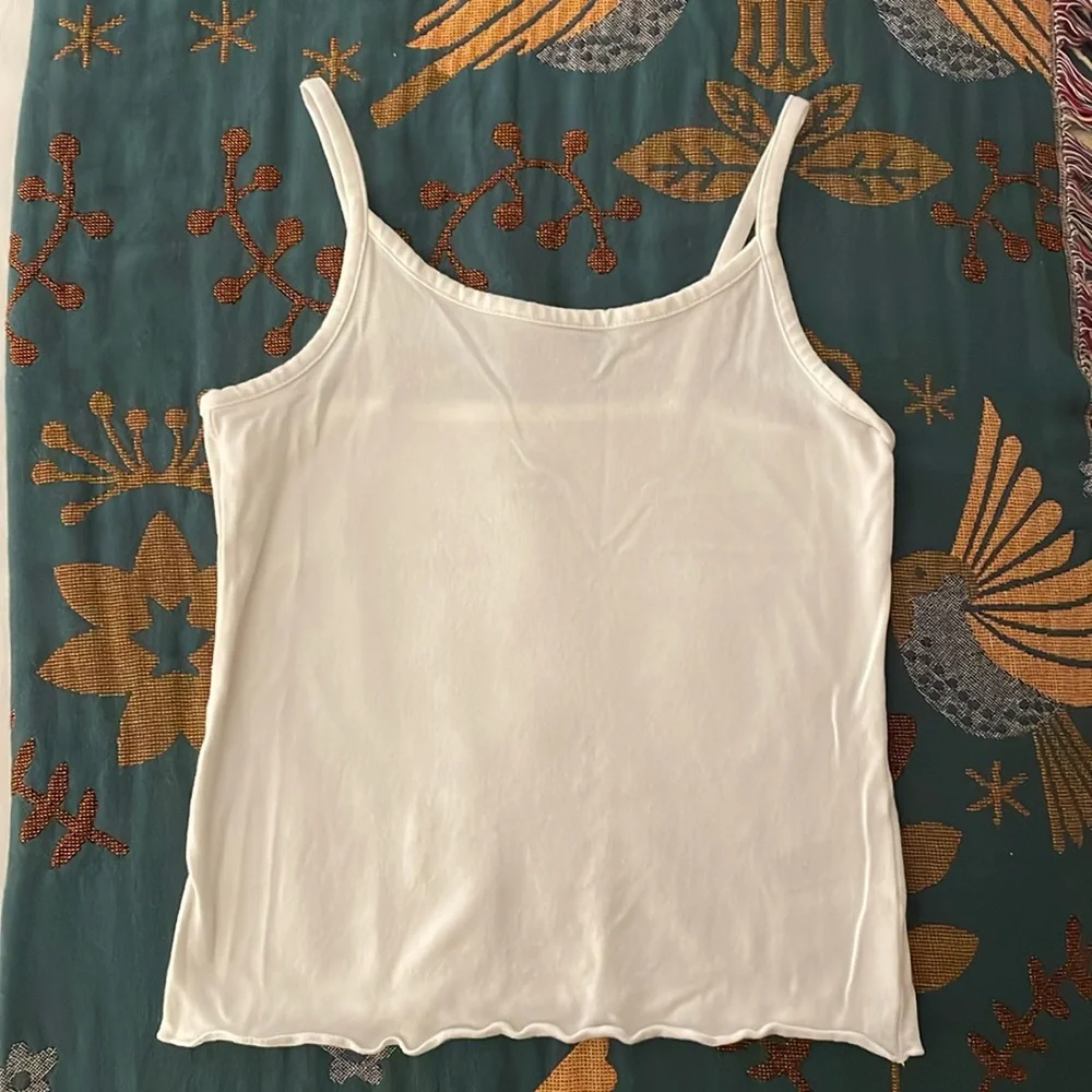 White tank - Picture 1 of 4